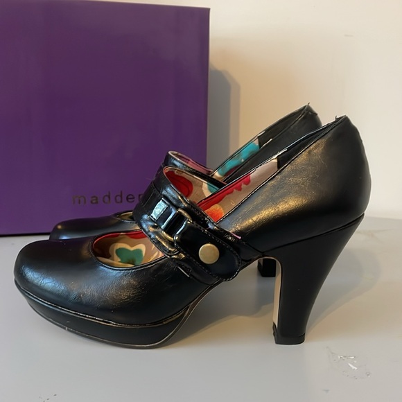 Madden Girl Glossy Black Mary Jane Shoes sz 7.5 - Picture 2 of 7